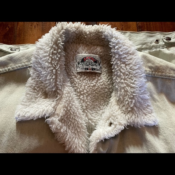 Vintage Authentic Levi’s Sherpa-Lined Bleached Jean Jacket - Picture 9 of 12